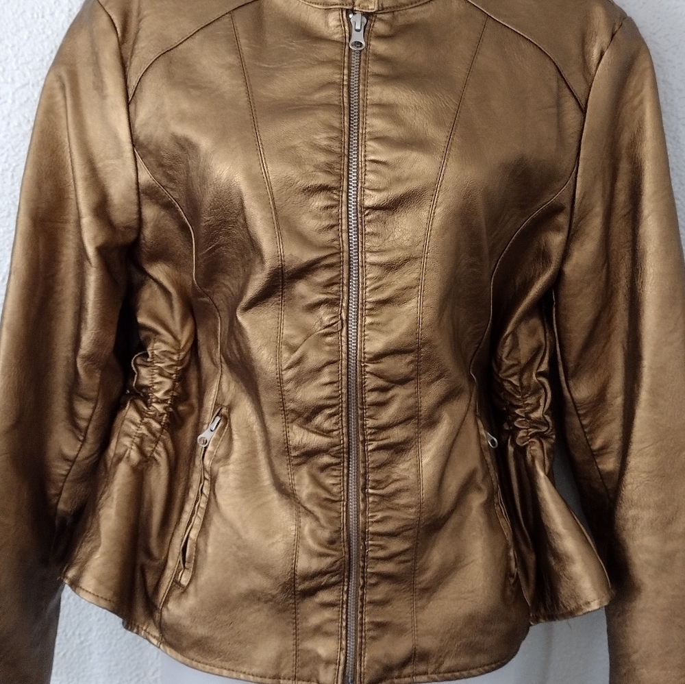 Ladies Gold Vegan Leather Short Jacket - Picture 8 of 8